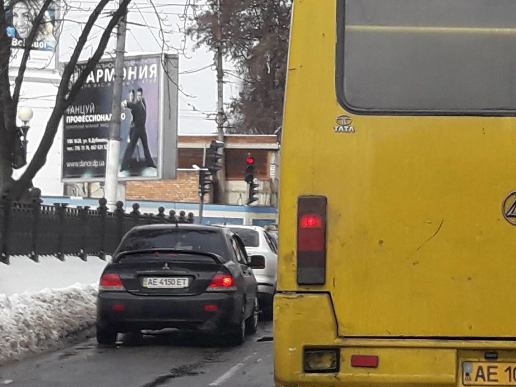 На Днепропетровщине поездка в переполненной маршрутке закончилась для девочки госпитализацией