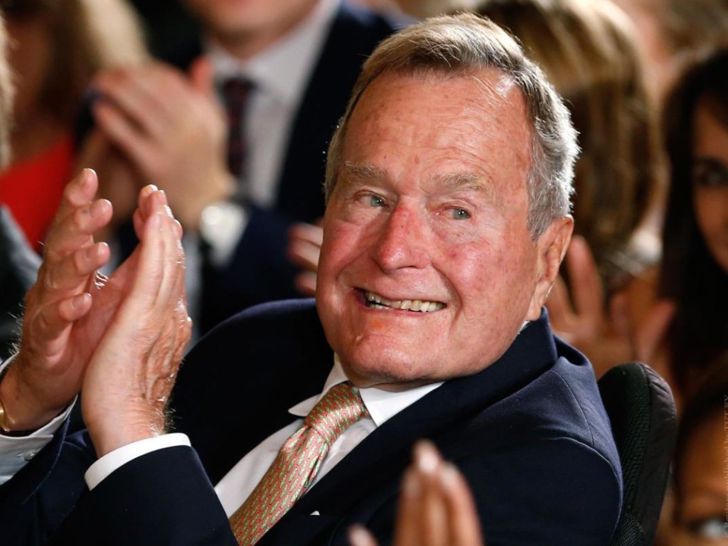 В США на 95 году жизни скончался Джордж Буш-старший