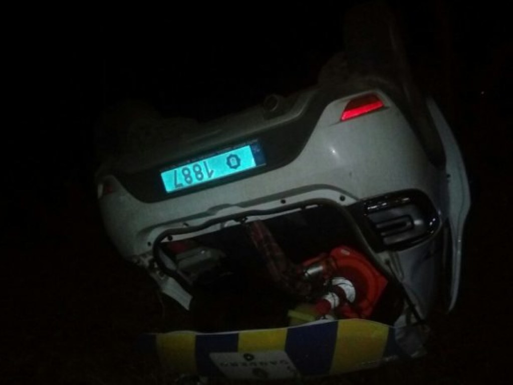 В Одесской области погоня за пьяным водителем закончилась ДТП: перевернулся полицейский автомобиль (ФОТО)