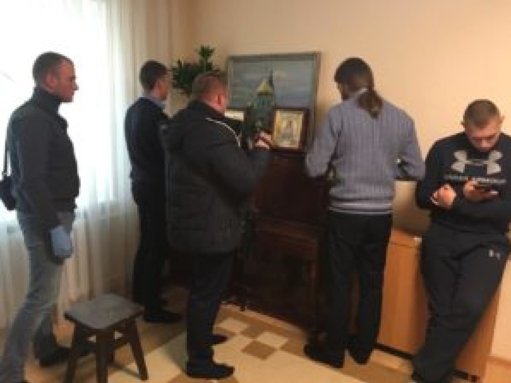 В Житомире в кафедральном соборе УПЦ МП проходят обыски (ФОТО)