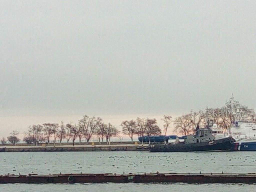 Из порта в Керчи исчезли украинские корабли, которые захватила РФ (ФОТО)