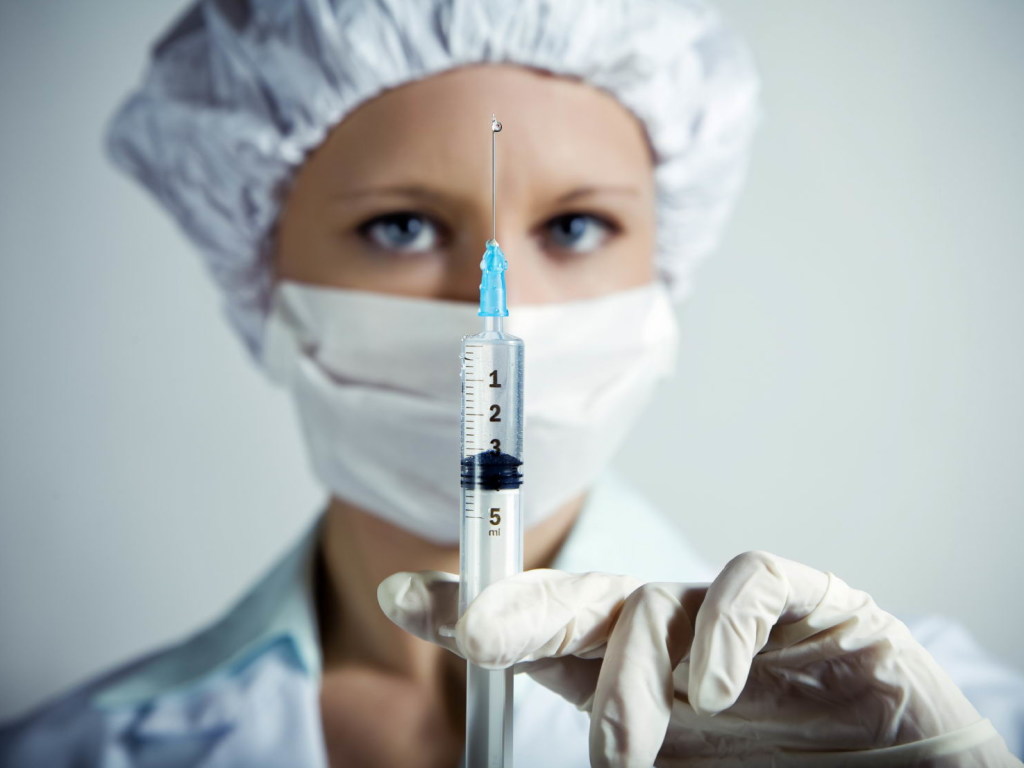 Ученые хотят испытывать на людях вакцину от опасной болезни