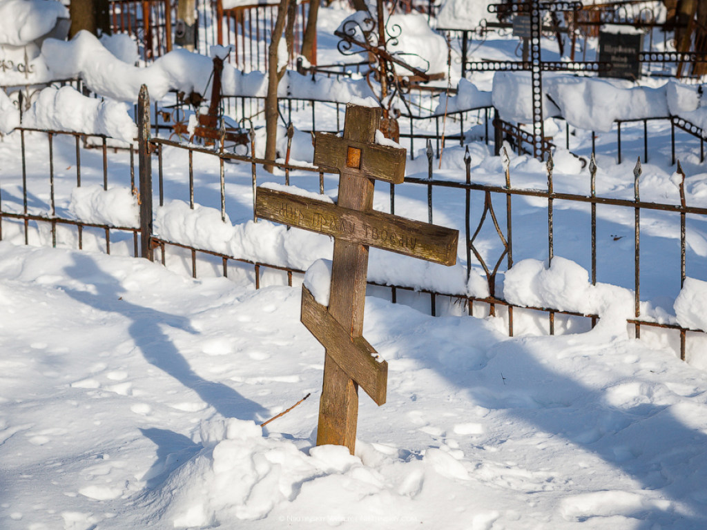 Во Львовской области пенсионерка надругалась над могилой: заплатит штраф 1700 гривен