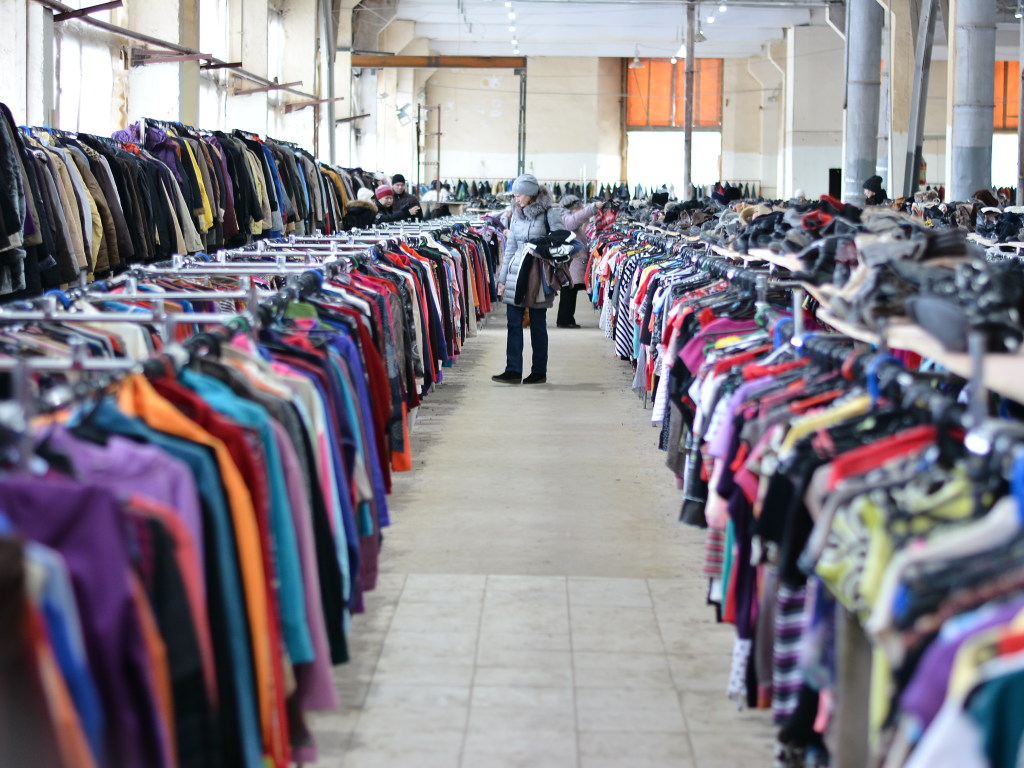 Более половины всего объема завезенной в Украину одежды составляет секонд-хенд  
