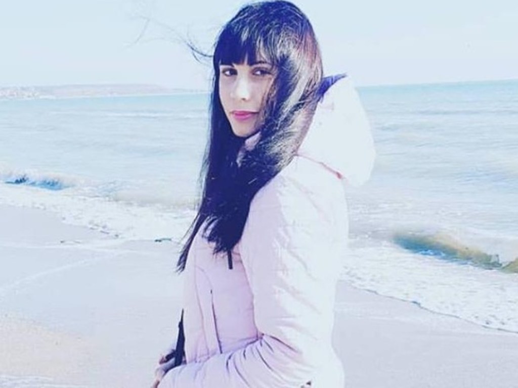 Сидела на диване и горела: подробности убийства молодой матери в Одессе (ФОТО)