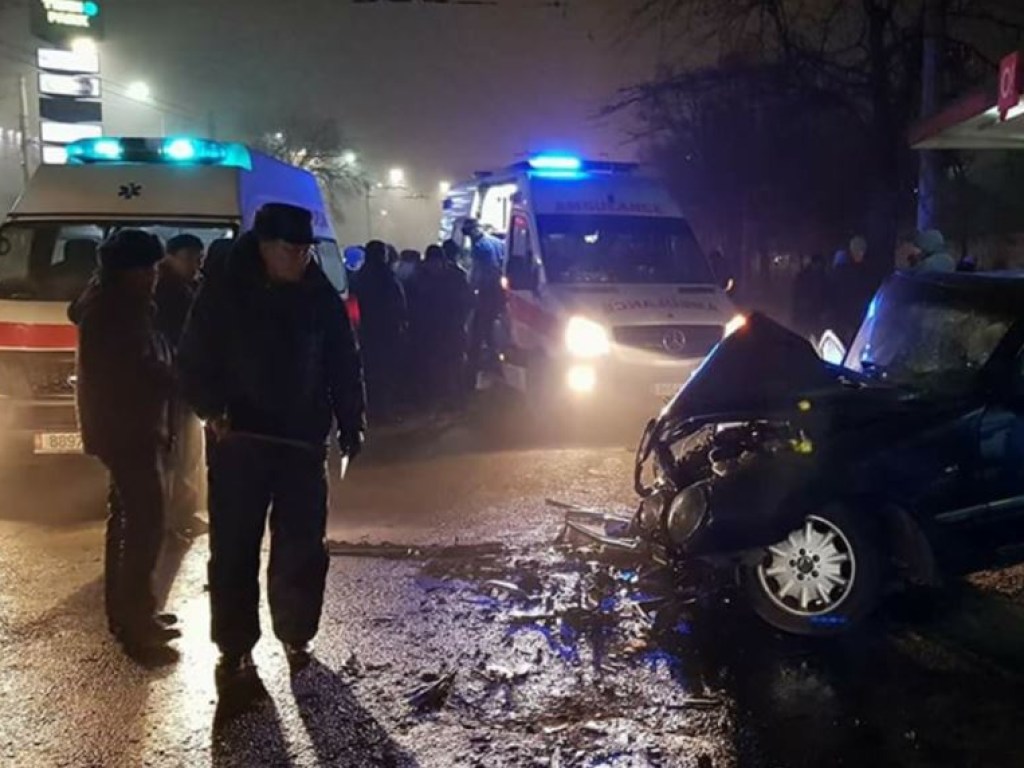 В Чечне родственник Кадырова за рулем Мercedes протаранил «Жигули»: погибла 22-летняя девушка с ребенком