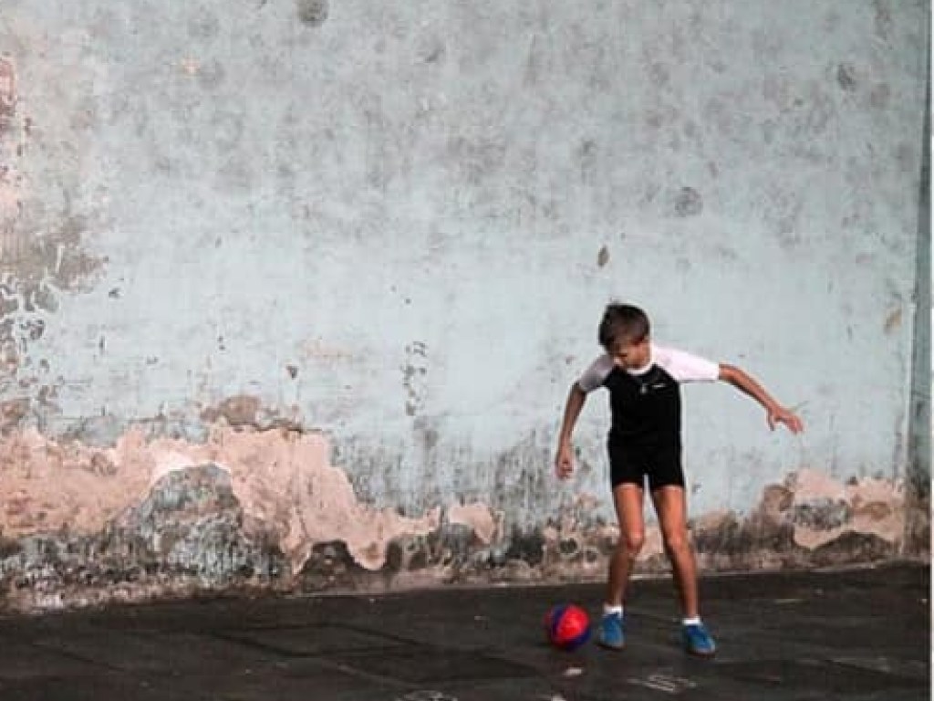 В Кривом Роге дети тренируются в «антисанитарном» спортзале (ФОТО)