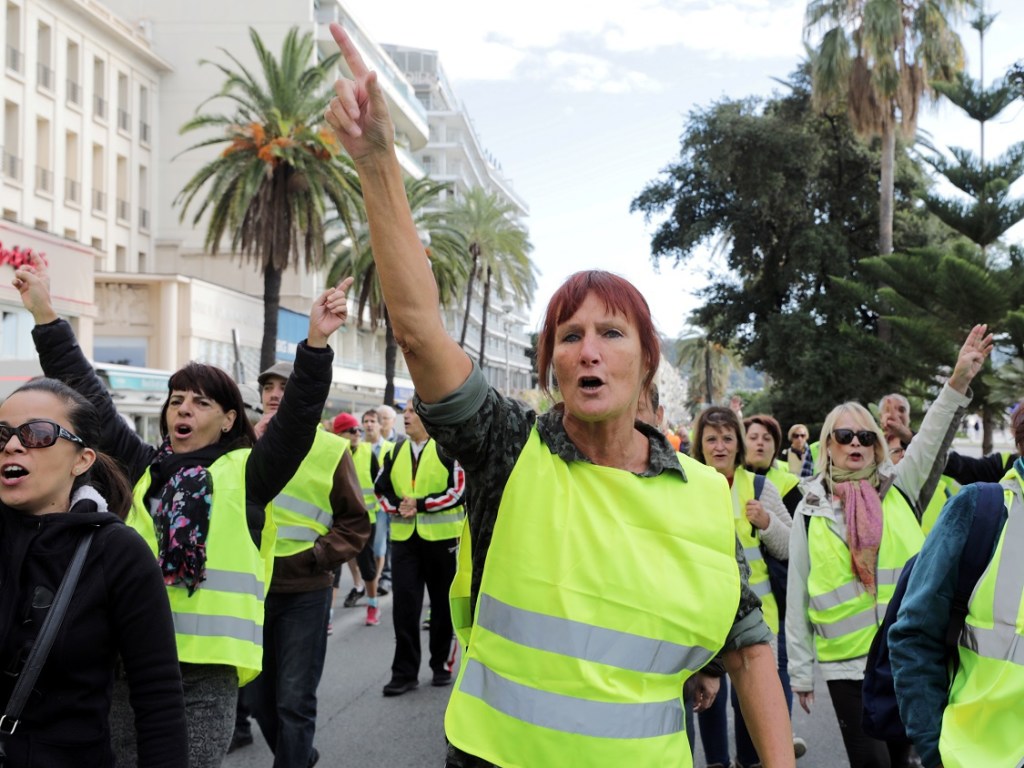 Итоги акции «желтых жилетов» в Париже: 1385 задержаны, 135 ранены