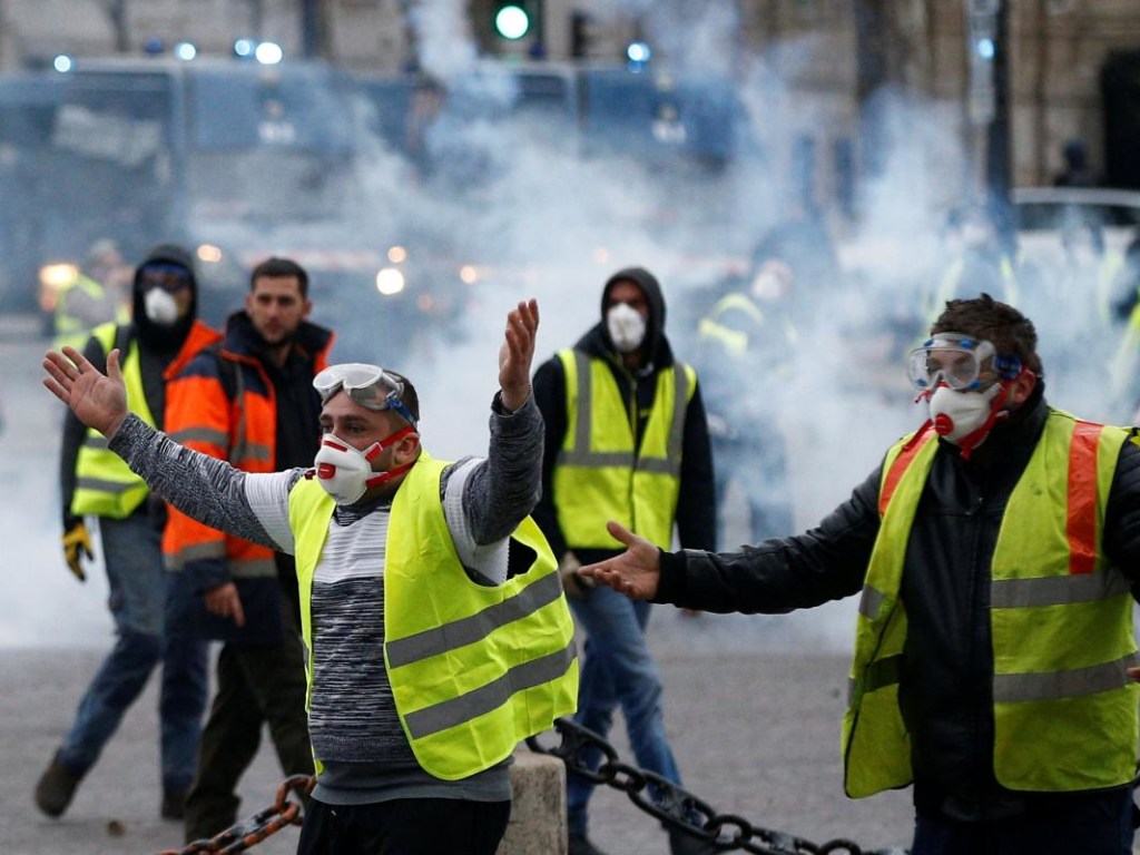 Протесты «желтых жилетов» в Париже: Задержаны 514 человек