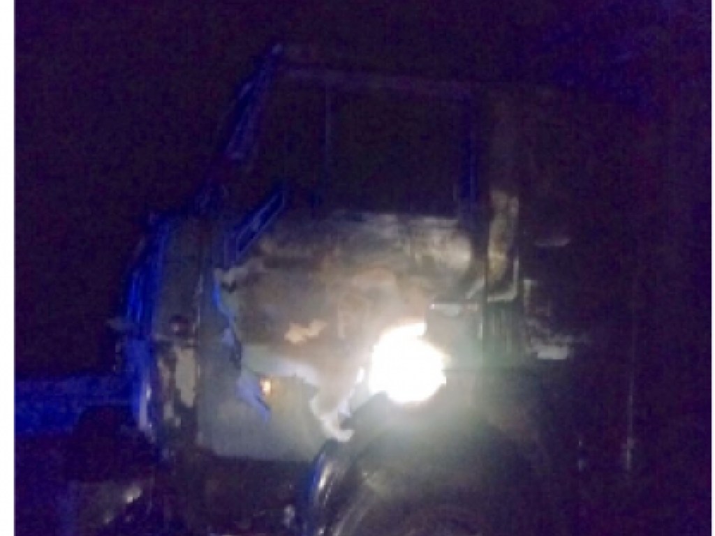 На автодороге в Полтавской области загорелся грузовик с прицепом (ФОТО)