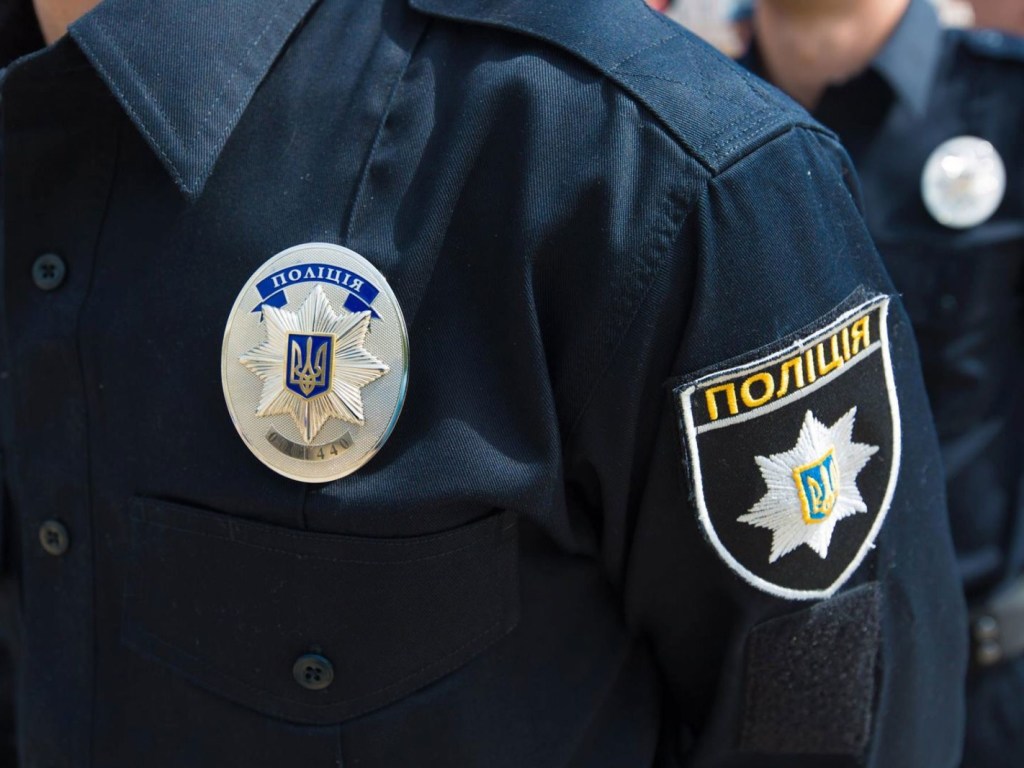 В Киеве мужчина украл ограждение с могилы