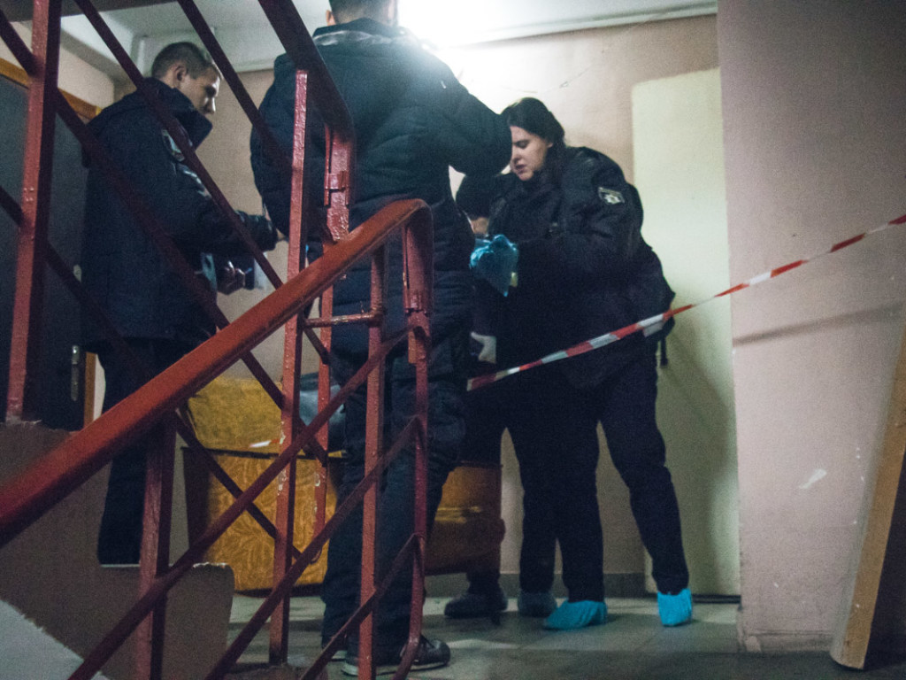 Пожилого мужчину избили до смерти в собственной квартире на Березняках в Киеве (ФОТО, ВИДЕО)