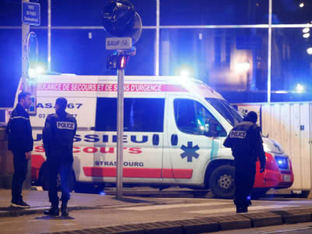 Стрельба на рождественской ярмарке в Страсбурге: 2 человека погибли, 11 ранены (ФОТО)