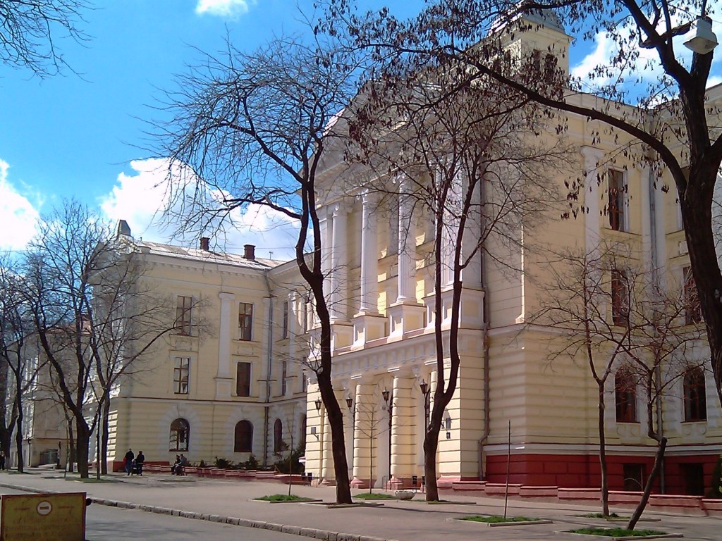 Суд и полиция подтвердили законность действий врио ректора Одесского медуниверситета Юрия Сухина