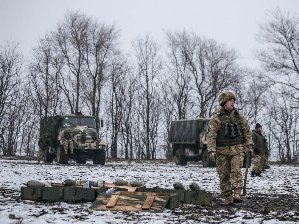 За сутки на Донбассе двое украинских военных получили ранения – штаб