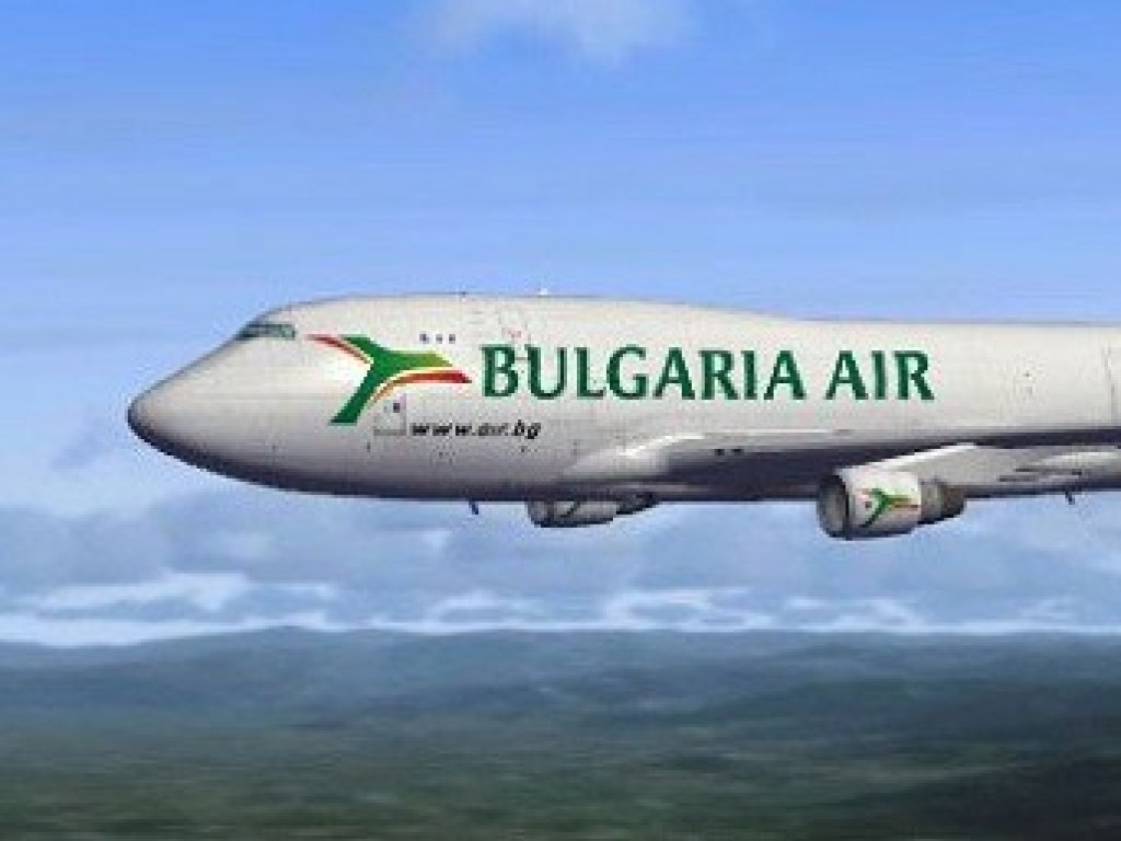Лопнуло окно: самолет с министром обороны Болгарии совершил экстренную посадку