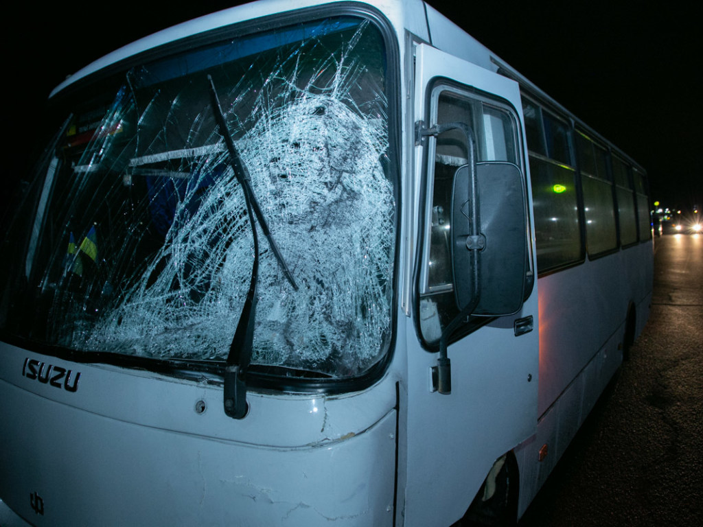 В Днепре у заправки водитель автобуса насмерть сбил мужчину (ФОТО, ВИДЕО)