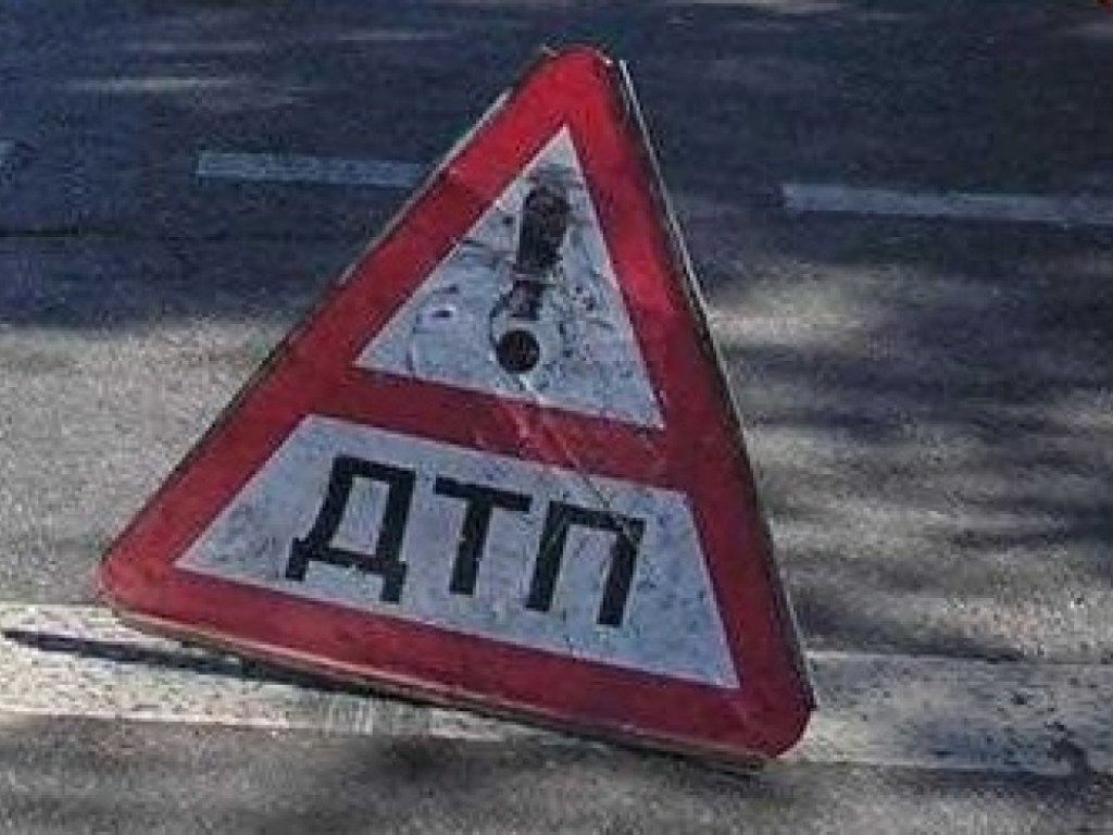 В Донецкой области произошло ДТП: автомобиль насмерть сбил пешехода