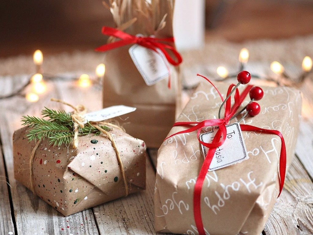 Названы подарки, которые нельзя дарить знакомым и коллегам на Новый год