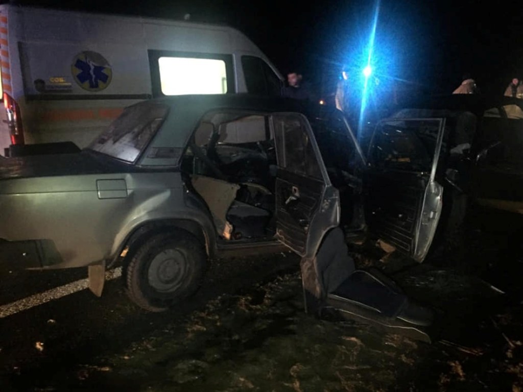 Жуткое ДТП под Одессой: Ford влетел в ВАЗ с пассажирами, двое погибших (ФОТО)