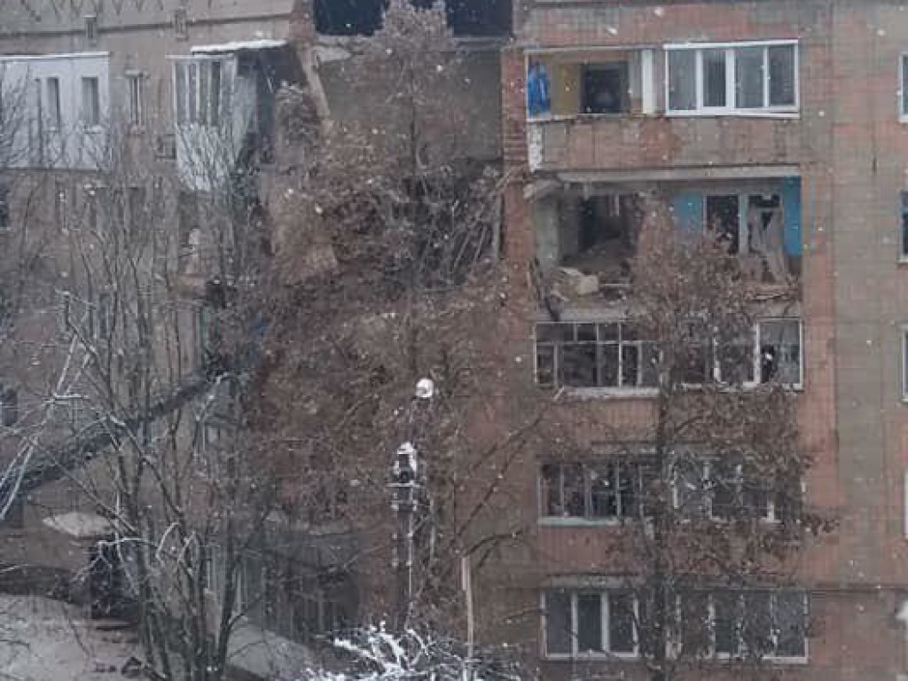 Взрыв в доме в Фастове: появились первые фото и видео ЧП