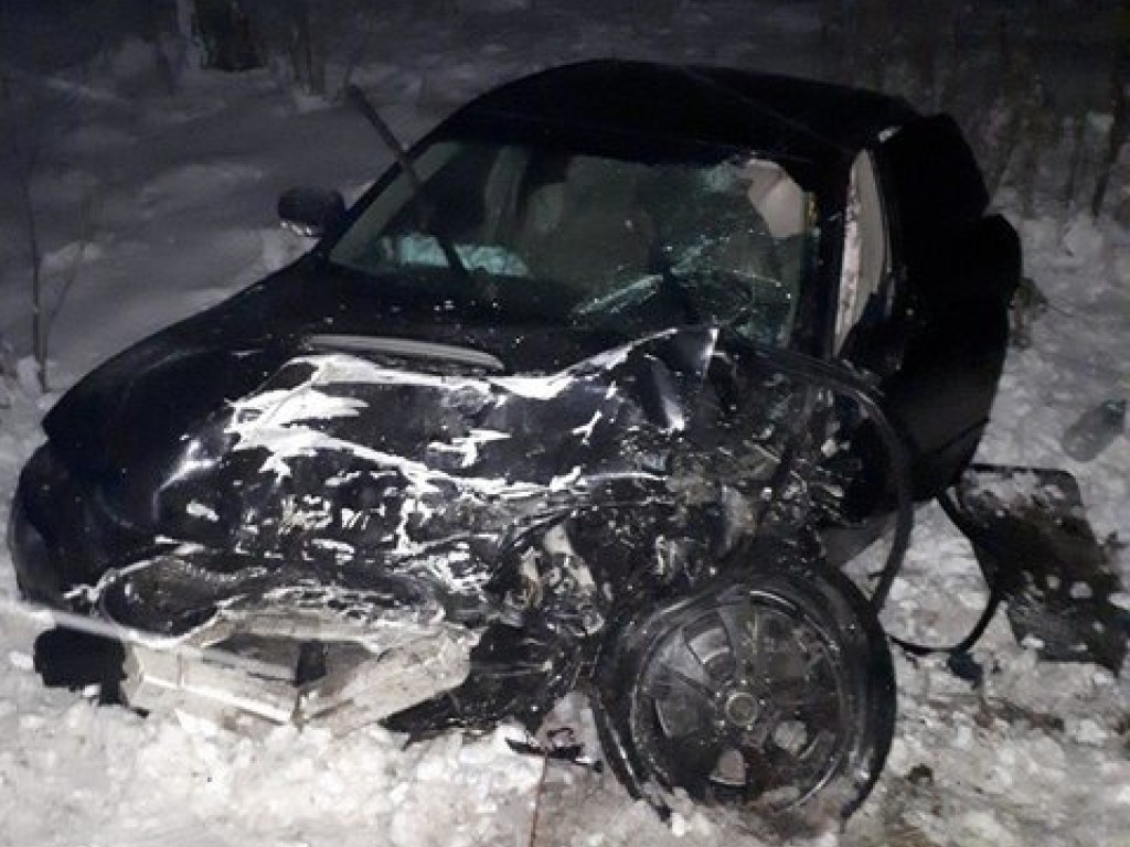Смертельное ДТП под Киевом: ВАЗ выехал на встречную полосу и врезался в Subaru, погибли муж и жена (ФОТО)