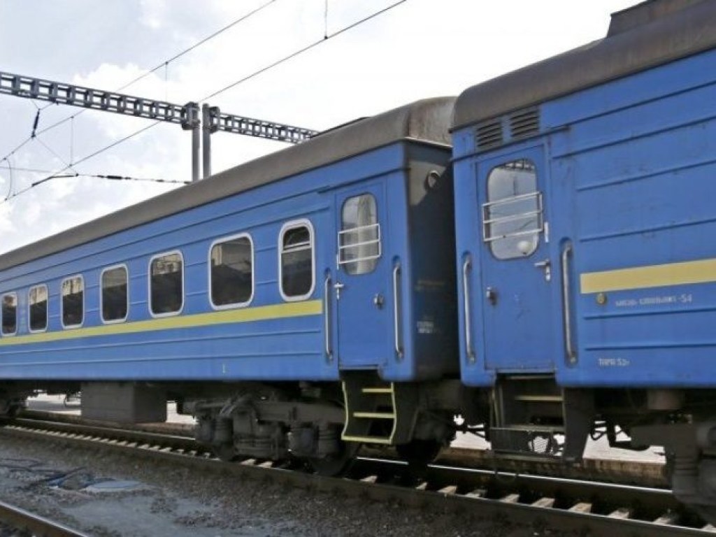 «Укрзалізниця» открыла продажу билетов на пять дополнительных поездов на праздники
