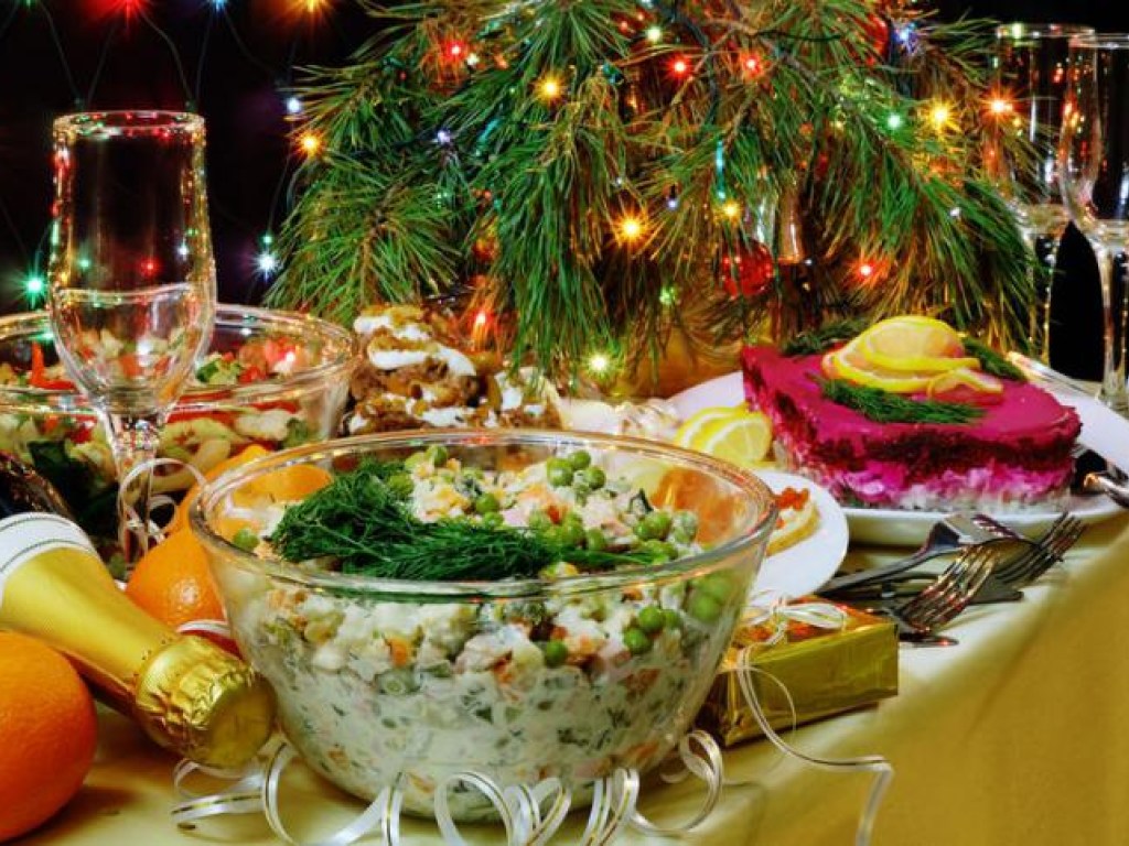 Большая часть «праздничных отравлений» происходит из-за салатов &#8212; медик