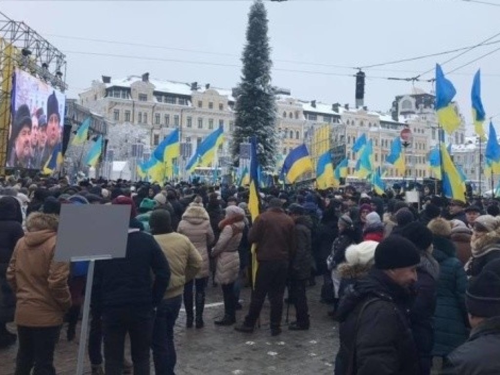 За порядком на Софийской площади следят 4000 правоохранителей
