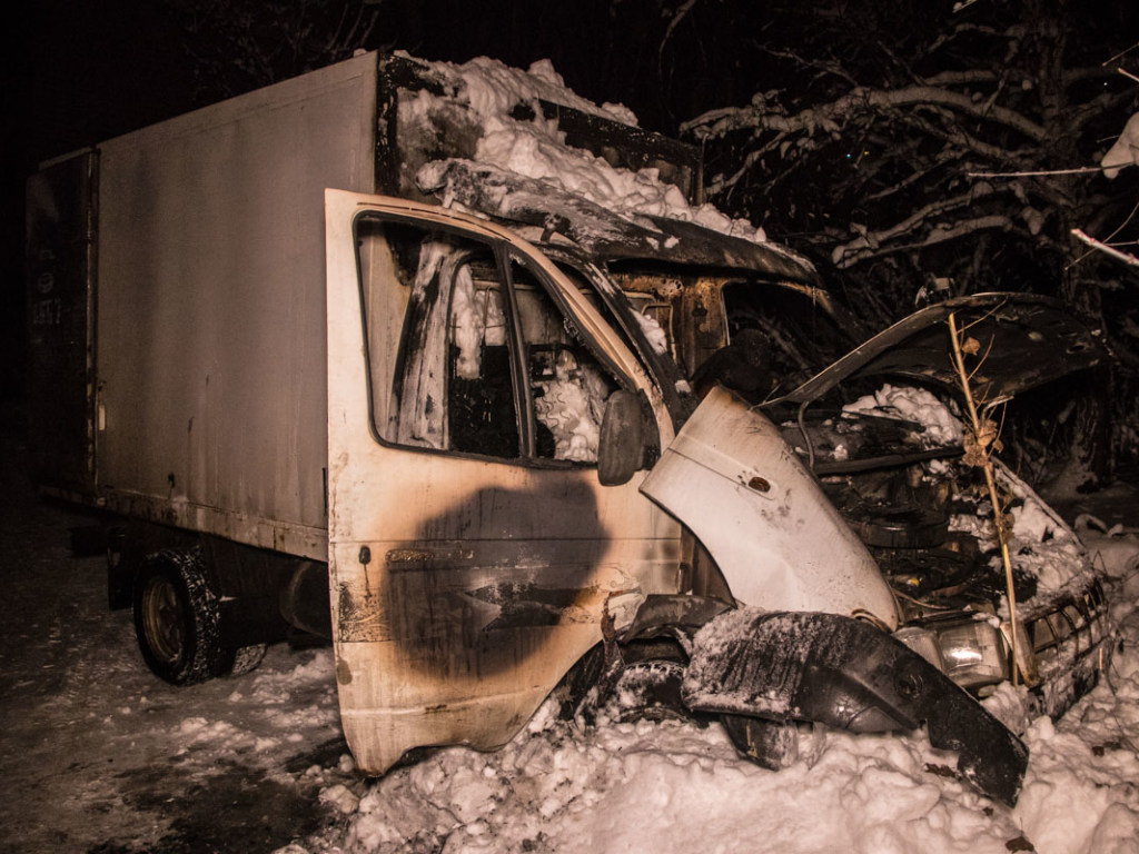 На ВДНХ в Киеве мужчина заживо сгорел в грузовике «Газель» (ФОТО, ВИДЕО)