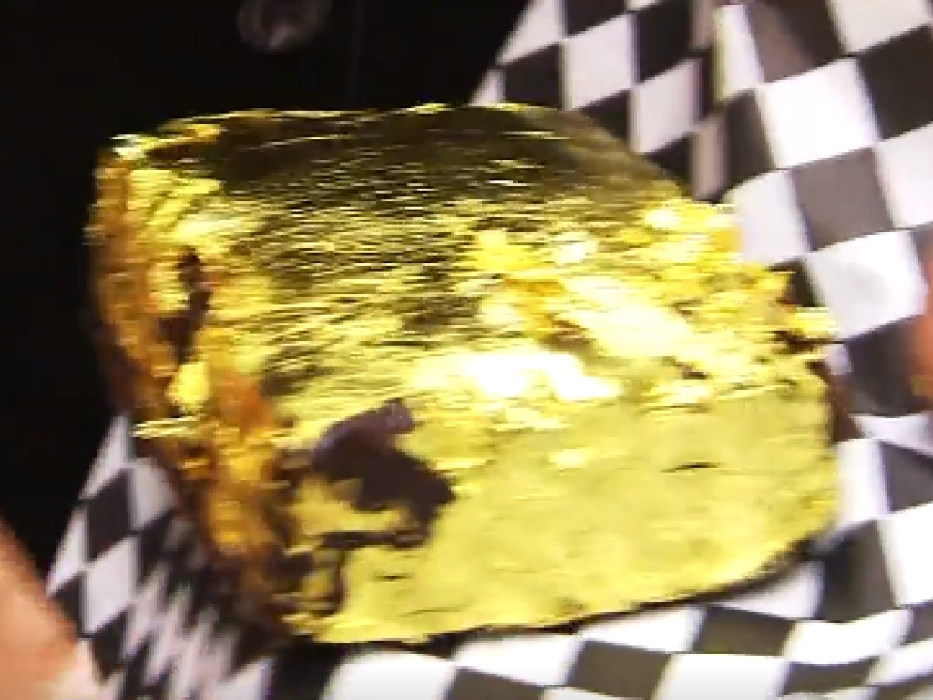 В ресторане Лос-Анджелеса предлагают «золотое» пирожное за 500 долларов