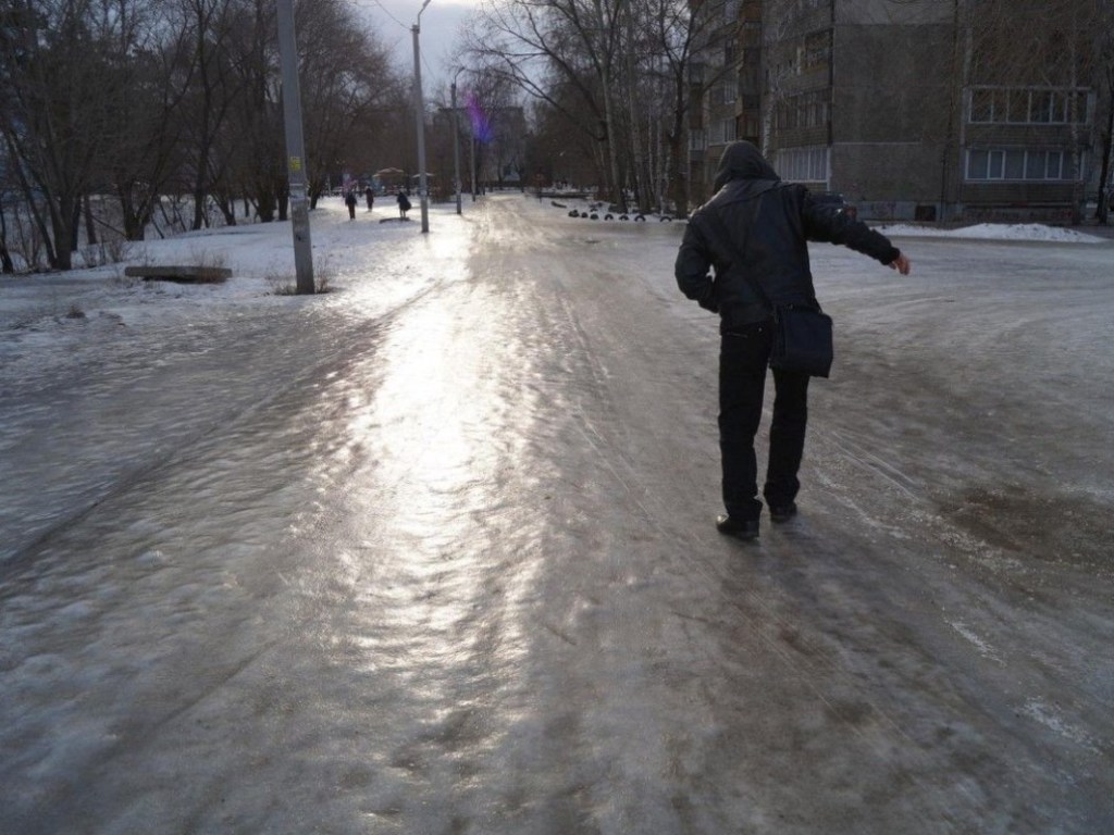 В Киеве из-за похолодания пострадали два человека