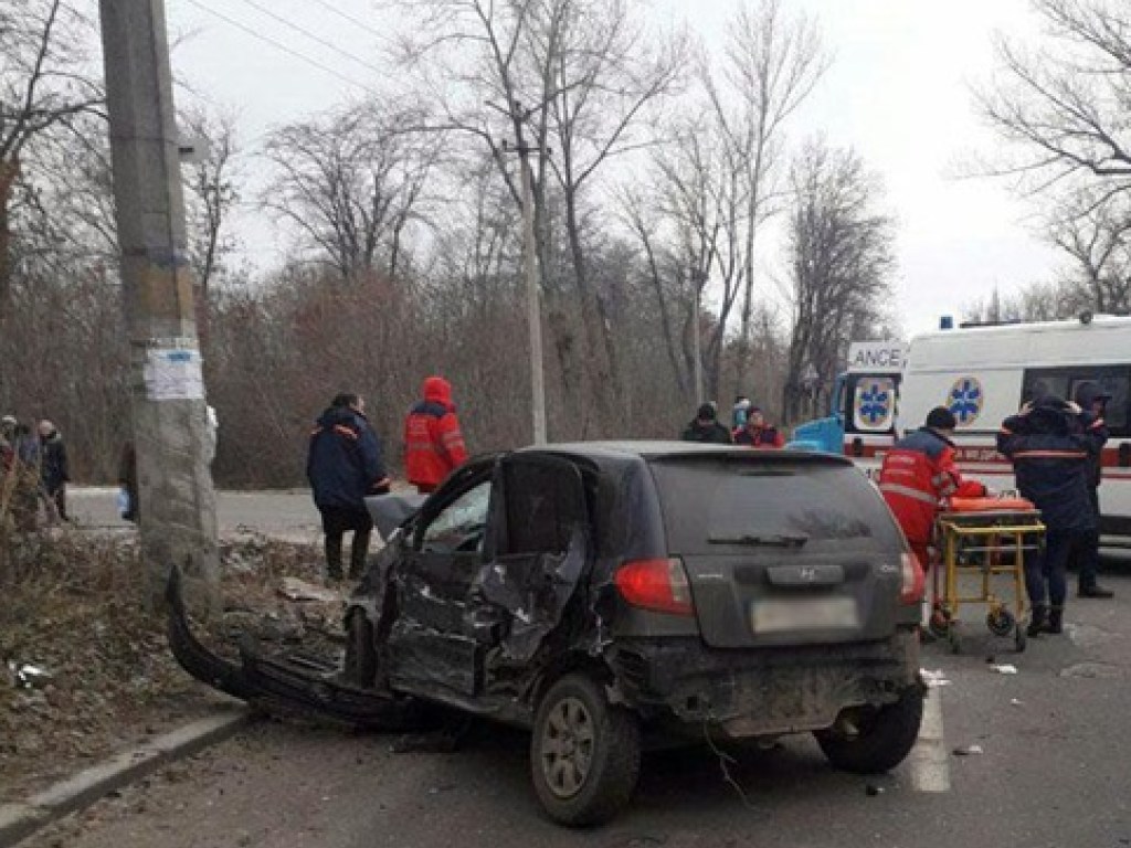 Смертельное ДТП в Донецкой области: автомобиль отбросило на пешехода