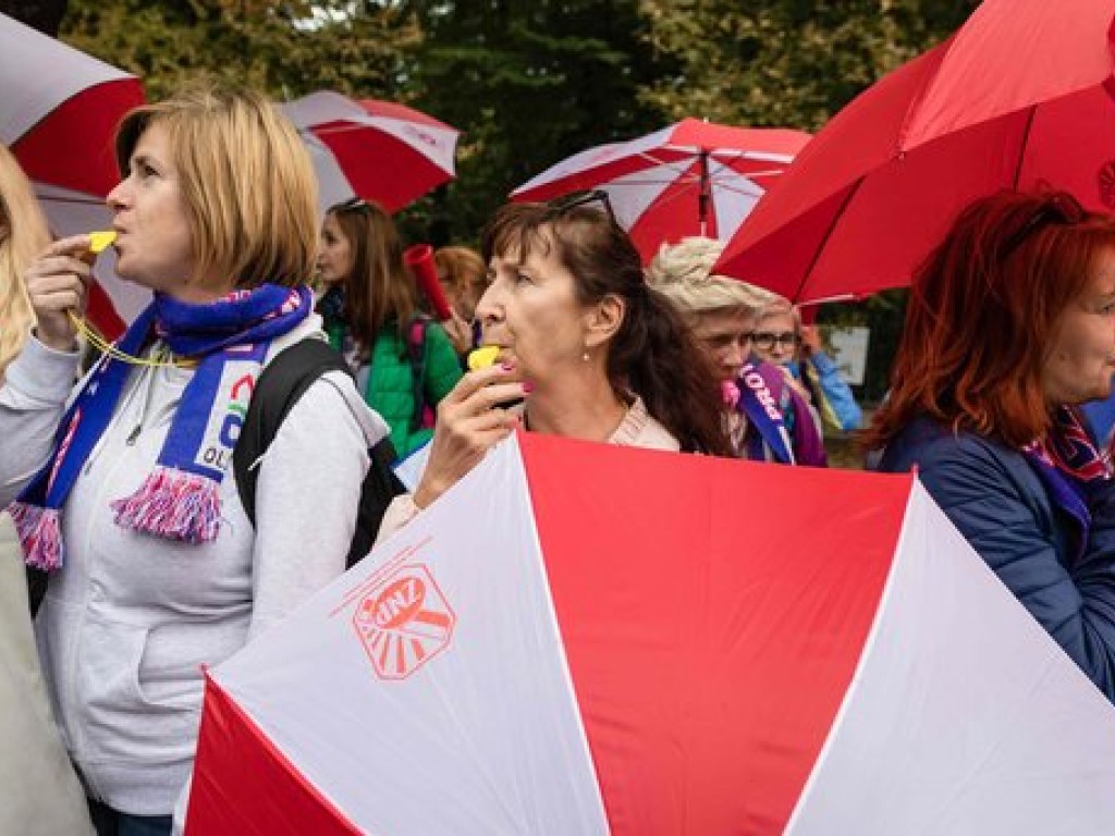 Всеобщая акция протеста: Польские учителя требуют повышения зарплат