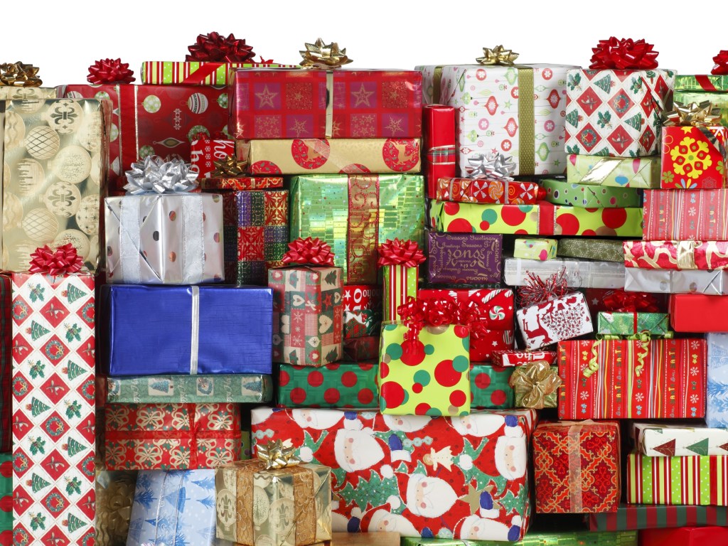 Эксперт по этикету посоветовал, как дарить и принимать подарки