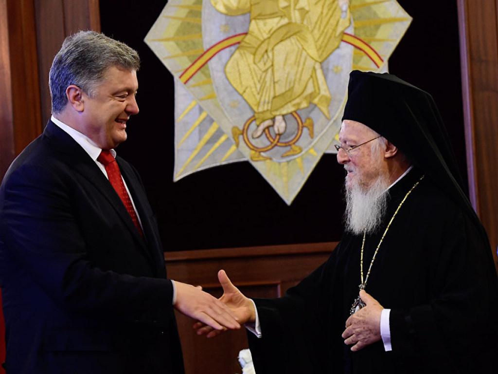 Порошенко передаст Варфоломею 38 церковных объектов в Украине &#8212; СМИ