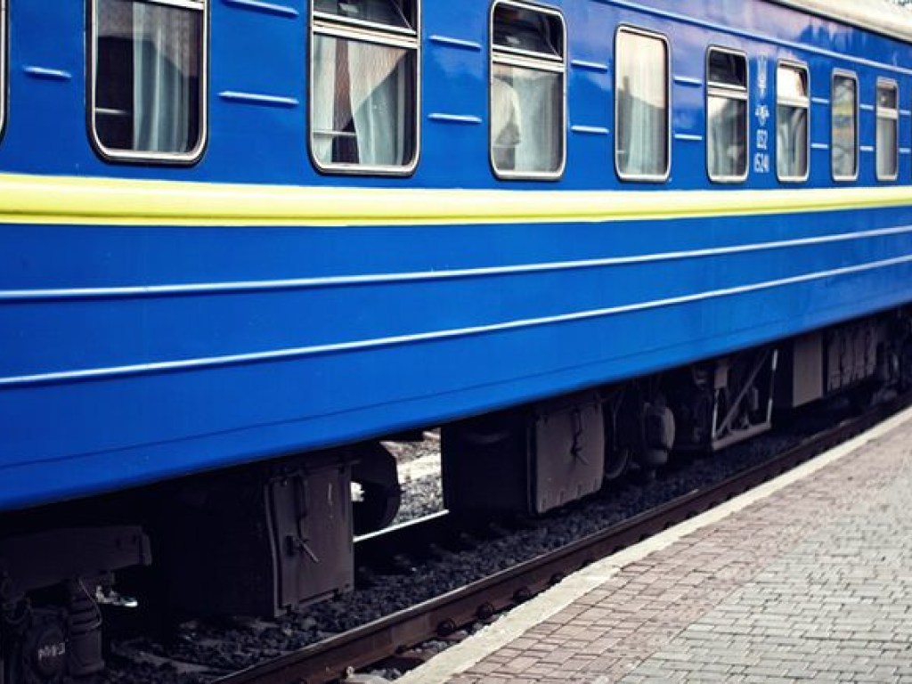 Скандал в поезде «Ужгород–Лисичанск»: Секс с проводником пассажиру просто приснился