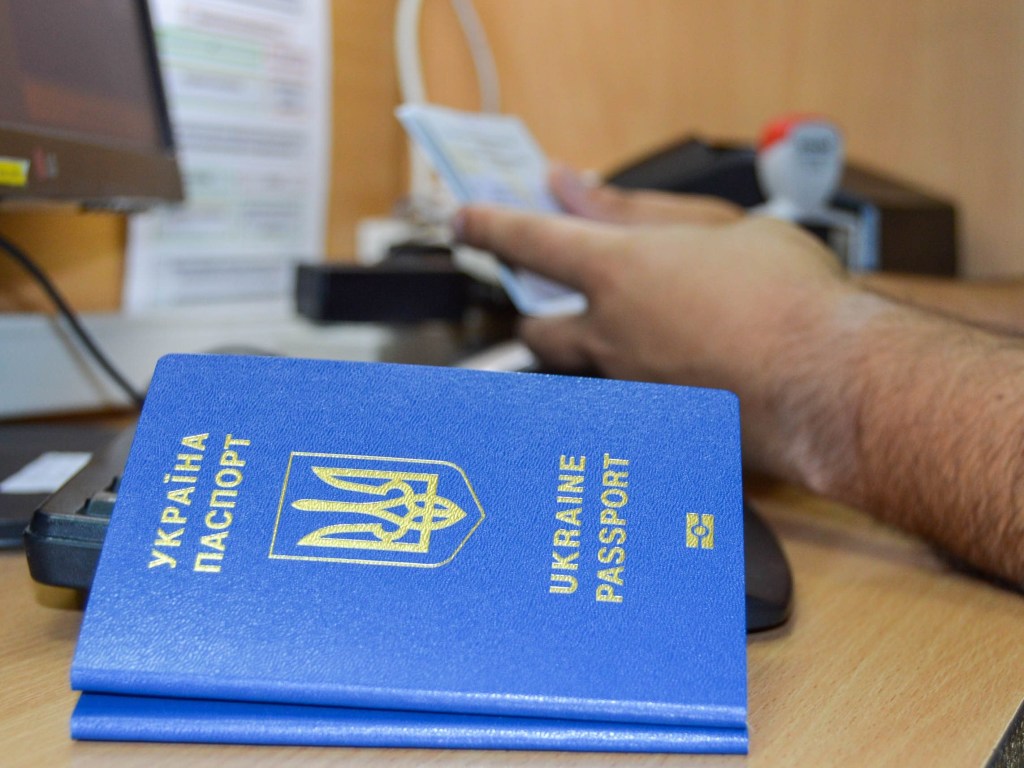 Еврокомиссия обнародовала отчет по безвизу: есть тревожные сигналы для Украины