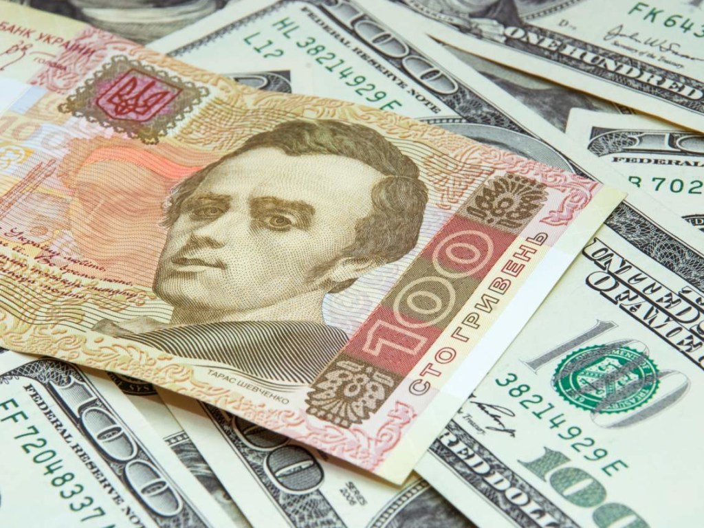 НБУ установил официальный курс на уровне 27,71 гривны за доллар
