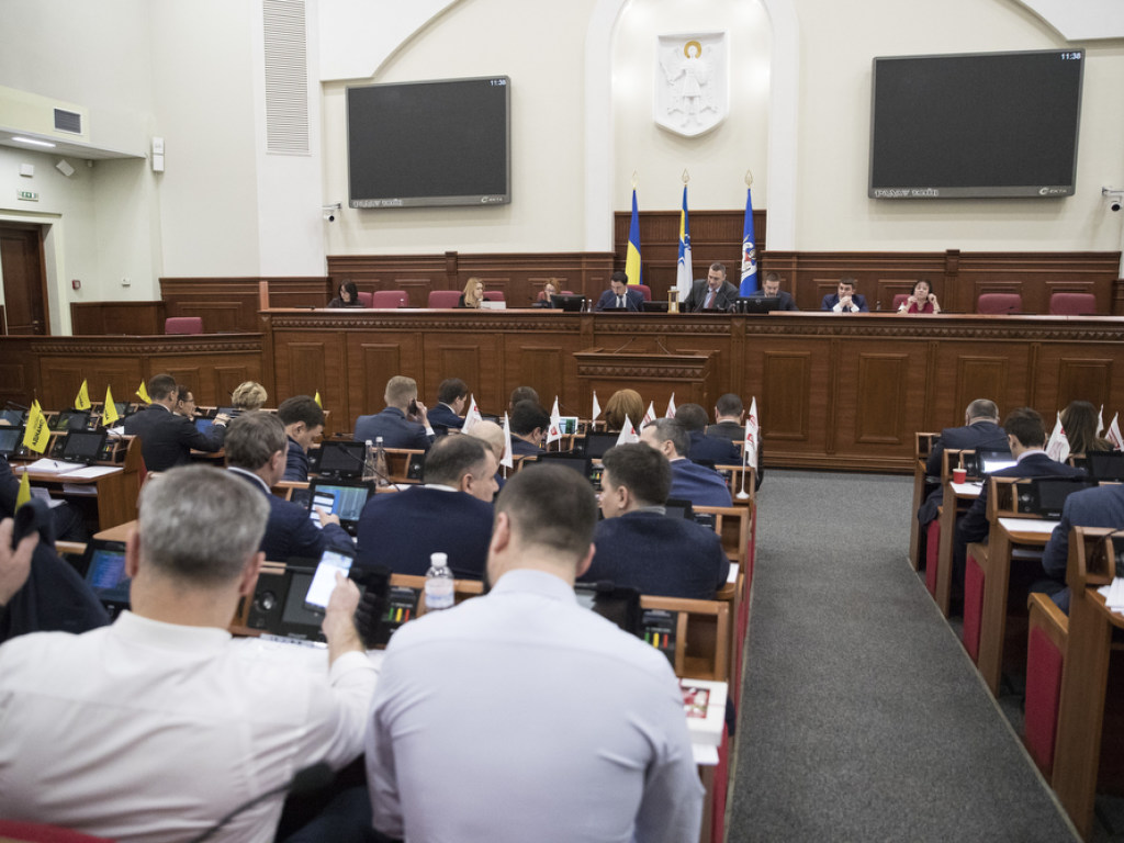 Кличко требует от депутатов поддержать решение по охране детсадов и школ Киева