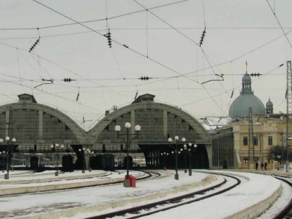 Во Львове «заминировали» железнодорожный вокзал