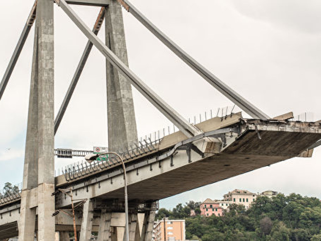 В Генуе начали сносить мост, на котором погибли 43 человека