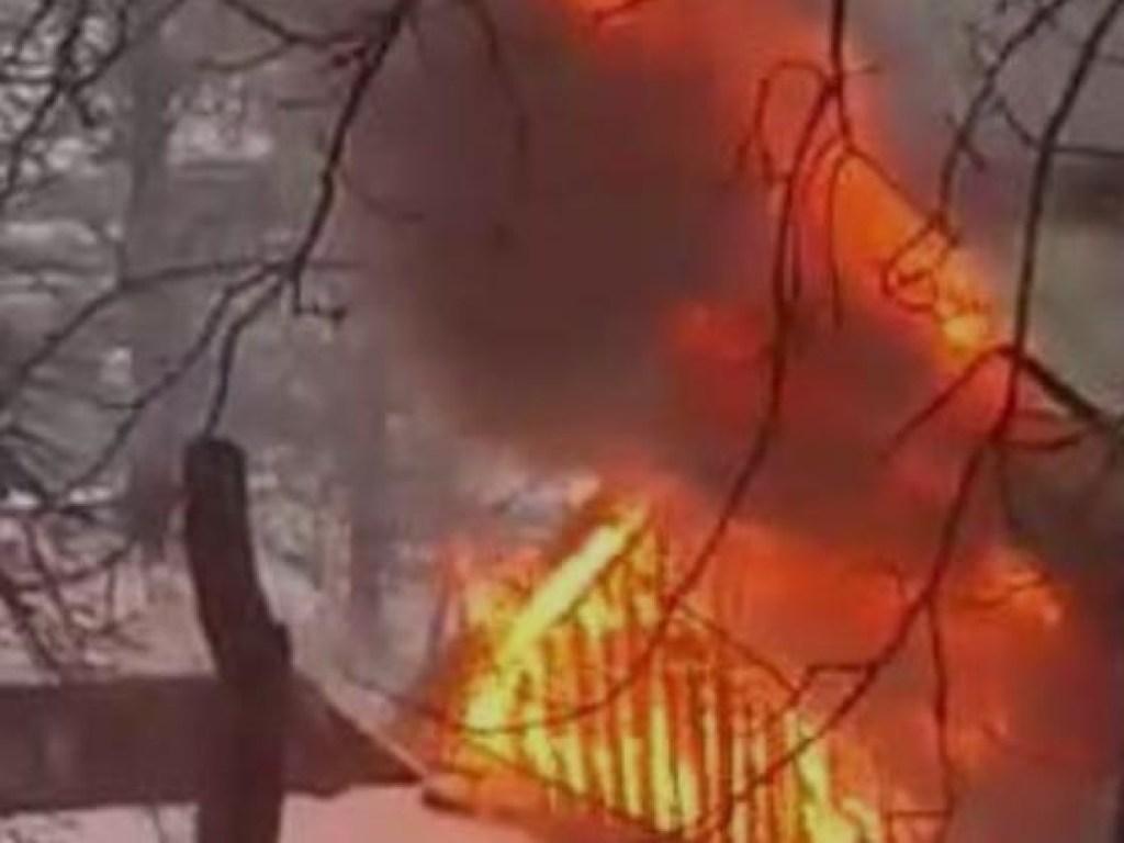 На Закарпатье в пожаре заживо сгорела молодая мать двоих детей (ВИДЕО)