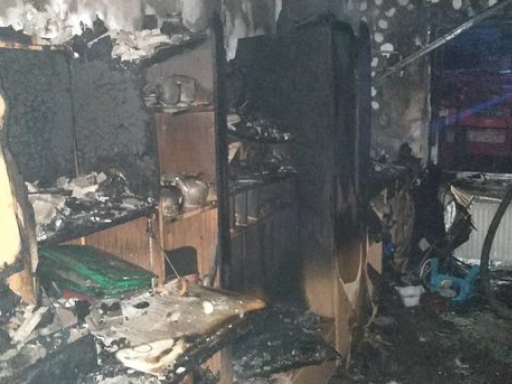 При пожаре в жилом доме на Николаевщине погибли мать с четырехлетним сыном (ФОТО)