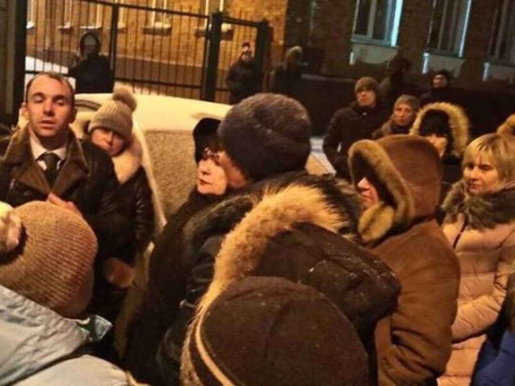 Из-за массового увольнения учителей в Харькове возник серьезный скандал (ВИДЕО)