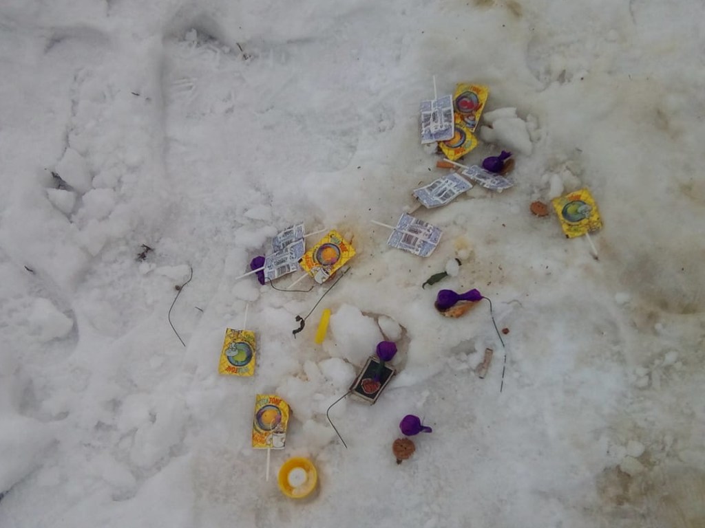 Под Харьковом на улице нашли труп с леденцами
