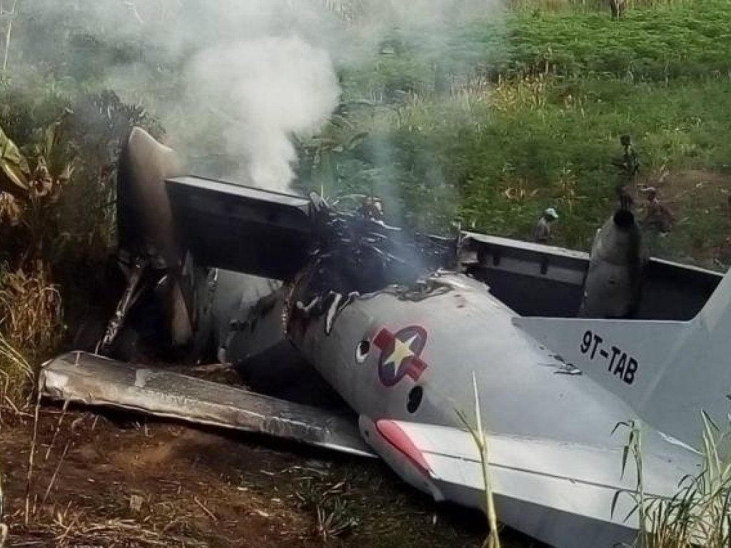В Конго рухнул самолет АН-26, есть пострадавшие (ФОТО)