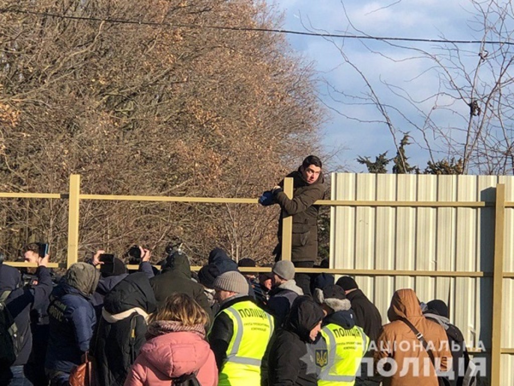 В Одессе произошла потасовка между полицейскими и националистами, есть задержанные (ФОТО, ВИДЕО)