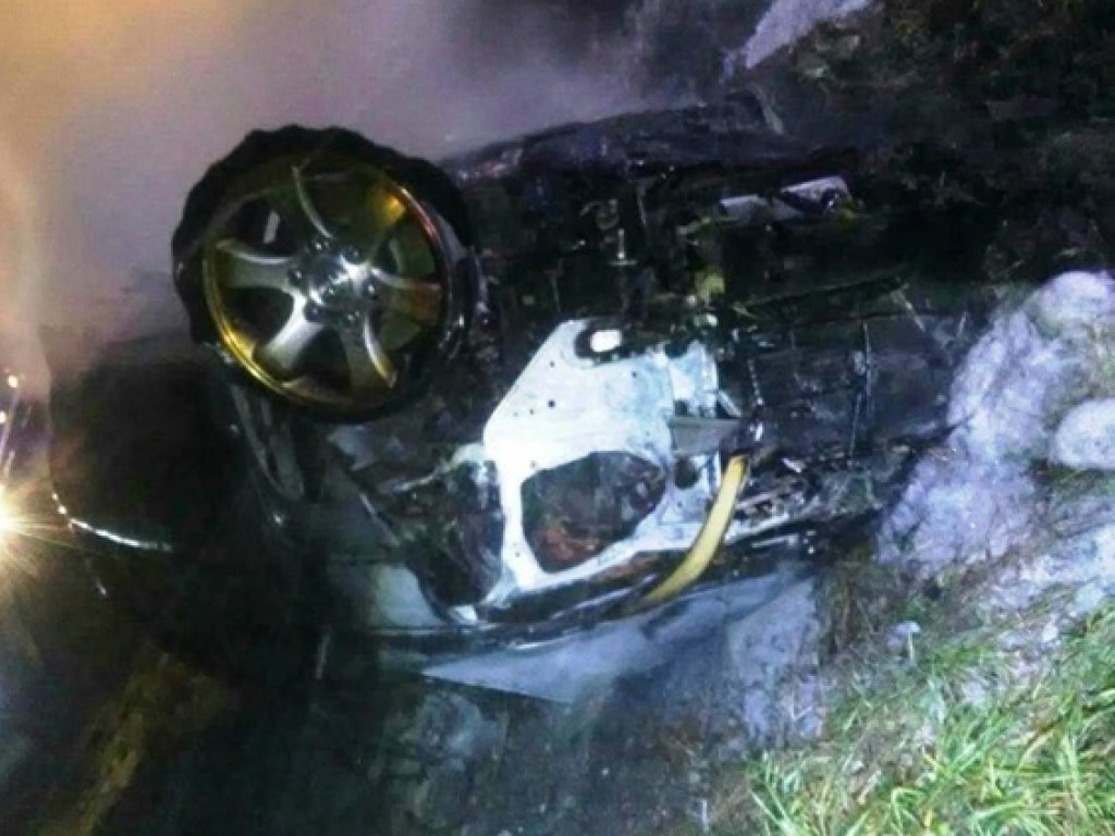 Под Мелитополем водитель внедорожника убил себя и пассажира в ДТП (ФОТО)