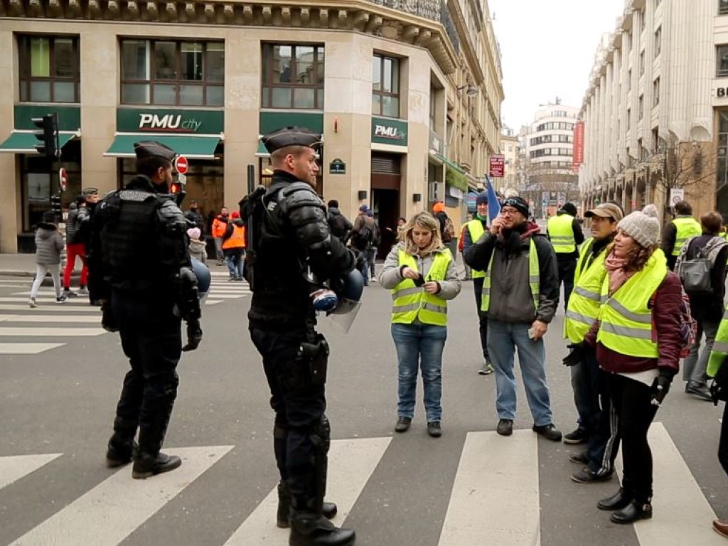 Кто такие «Желтые жилеты»? «Интер» снял спецпроект о протестном движении во Франции